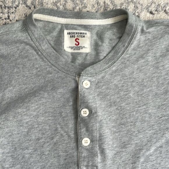 Abercrombie & Fitch Shirt Mens Small Gray Henley 92 Athletic Knit Long Sleeve - Picture 3 of 9